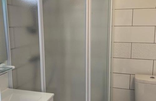 Balaruc-les-Bains Apartment | Appartement proche des Thermes - parking et animaux admis - FR-1-503-39