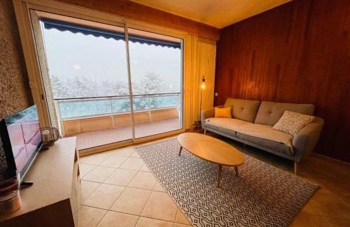 Embrun Apartment | Appartement rénové à 200m de la plage + garage