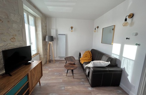 Saintes Apartment | Appartement Rénové 1 Chambre Proche des Arènes