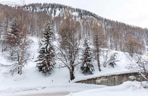 Val-d'Isere Apartment | Appartement rénové avec wifi, garage et balcon sud à Val-d'Isère - FR-1-694-232