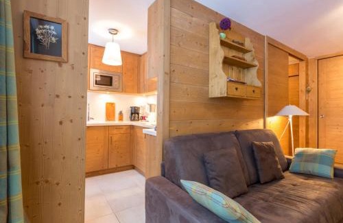 Val-d'Isere Apartment | Appartement rénové avec wifi, garage et balcon sud à Val-d'Isère - FR-1-694-232
