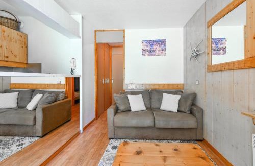 Courchevel Apartment | Appartement rénové près des pistes avec terrasse, ski, parking et cuisine équipée - FR-1-514-48