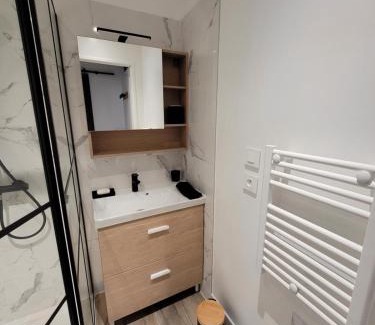 Jouvence Apartment | Appartement rénové près république