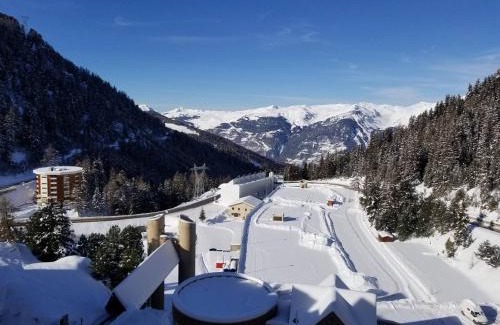 Macot-la-Plagne Apartment | Appartement rénové et chaleureux proche des pistes, 3 pièces + cabine pour 8 pers, animaux admis - FR-1-181-1922