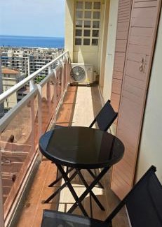 Saint-Lazare Apartment | Appartement Saint Charles
