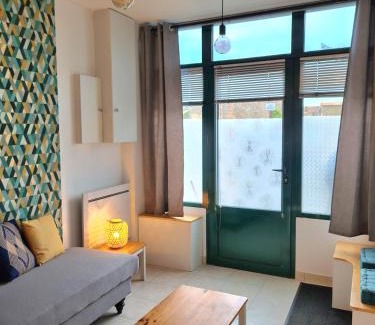 Les Herbiers Apartment | Appartement Samuel centre ville Les Herbiers, 10 min du Puy du Fou