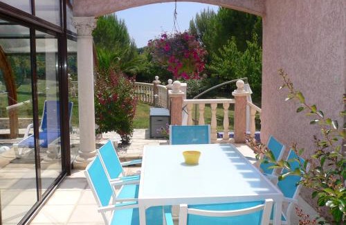 Beziers Apartment | Appartement spacieux à Béziers - Vue sur piscine - 90m²