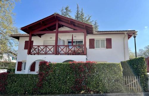 Cambo-les-Bains Apartment | Appartement T1 Bis avec jardin privé et piscine, 4 pers, Cambo-les-Bains - FR-1-495-13