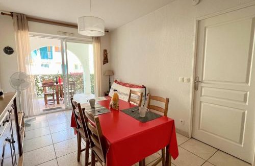 Cambo-les-Bains Apartment | Appartement T1 Bis avec jardin privé et piscine, 4 pers, Cambo-les-Bains - FR-1-495-13