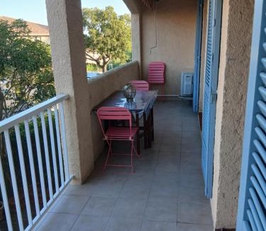 La Croix-Valmer Apartment | Appartement T2 à la Croix Valmer piscine et tennis