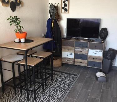 Narbonne-Plage Apartment | Appartement T2 27m² meublé, vue mer à 50m de la plage