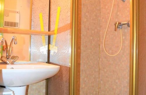 Les Angles Apartment | Appartement T2 au Calme avec Balcon, Centre de la Station, Parking Inclus - FR-1-593-41