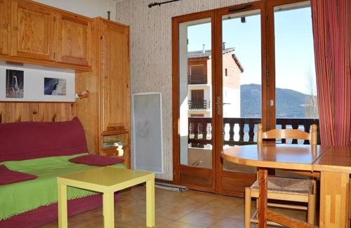 Les Angles Apartment | Appartement T2 au Calme avec Balcon, Centre de la Station, Parking Inclus - FR-1-593-41