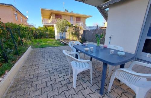 Marseillan Plage Apartment | Appartement T2 avec Grand Jardin, Terrasse et Parking - 4 Couchages à Marseillan Plage - FR-1-326-740