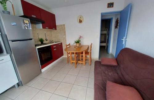 Marseillan Plage Apartment | Appartement T2 avec Grand Jardin, Terrasse et Parking - 4 Couchages à Marseillan Plage - FR-1-326-740
