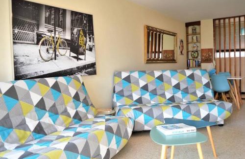 Le Lavandou Apartment | Appartement T2 avec Terrasse Sud, Climatisé, à Proximité Plage - Le Lavandou - FR-1-251-295