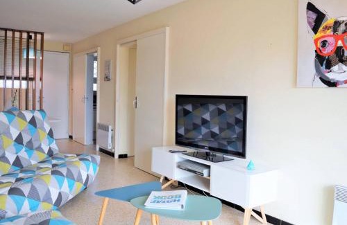 Le Lavandou Apartment | Appartement T2 avec Terrasse Sud, Climatisé, à Proximité Plage - Le Lavandou - FR-1-251-295