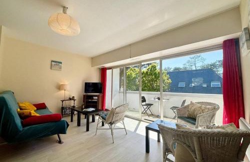 Carnac Apartment | Appartement T2 + Cabine à Carnac, Proche Plages, Balcon, Parking, 4 Pers. - FR-1-377-51