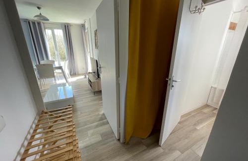Equemauville Apartment | Appartement T2 cabine dans résidence avec piscine proche Honfleur - Deauville - Pont L'evêque