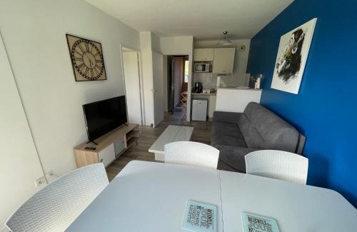 Equemauville Apartment | Appartement T2 cabine dans résidence avec piscine proche Honfleur - Deauville - Pont L'evêque