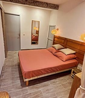 Cucuron Apartment | Appartement T2 centre village