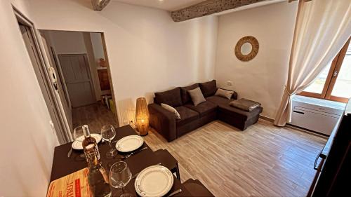 Cucuron Apartment | Appartement T2 centre village