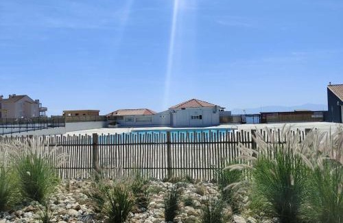 Le Barcares Apartment | Appartement T2 confortable pour 4 pers, RDC, terrasse, parc arboré, piscine, WIFI, parking gratuit - FR-1-195-4