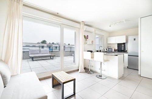 Saint-Priest Apartment | Appartement T2 neuf - Grande Terrasse de 25m2
