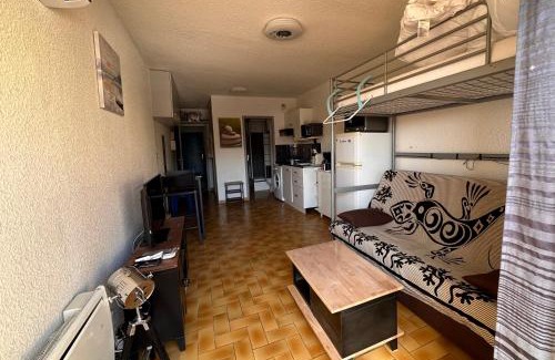 Port Rive Gauche Apartment | Appartement terrasse sur le port, piscine, tennis