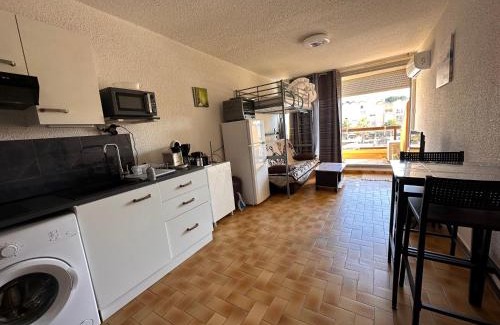 Port Rive Gauche Apartment | Appartement terrasse sur le port, piscine, tennis