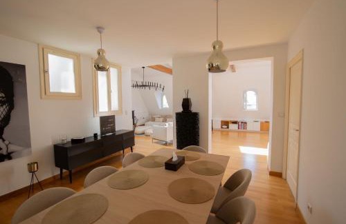 Champs-Elysees Apartment | Appartement Triangle d'Or