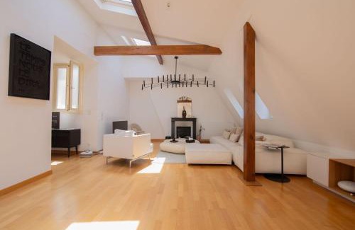 Champs-Elysees Apartment | Appartement Triangle d'Or