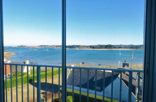 Tregastel Apartment | Appartement VUE MER 4 personnes au centre de TREGASTEL - Ref 95