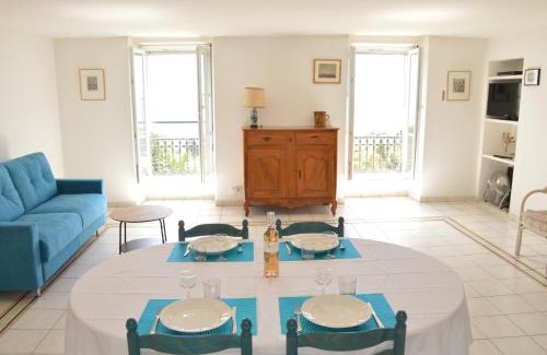 La Croix des Gardes Apartment | Appartement vue mer proches plages et congrès