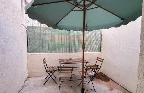 Saint-Assiscle Apartment | Appartements Confortables - Gare à 5 min pied - 20min de la plage - Terrasse