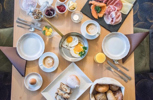 Nova Ponente Apartment | Apparthotel Feldhof - Living and Bistro