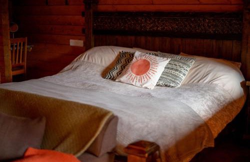 Welshpool Ski Chalet | APPLE Cabin - Little Log Cabin in Wales