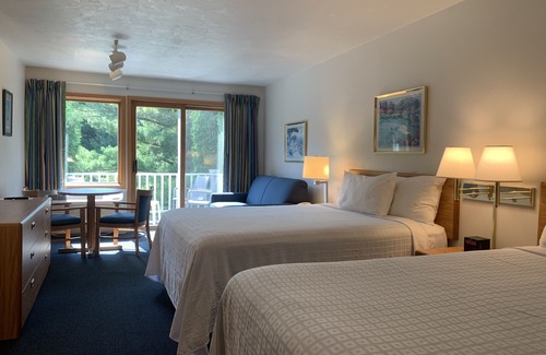 Fish Creek Hotel | AppleCreek Resort - Hotel & Suites