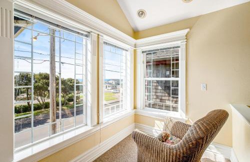 Newport House | Applegate House