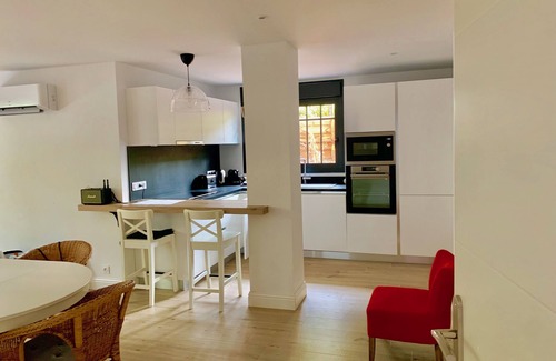 Pyla-sur-Mer Apartment | Appt No. 3 in villa. Garden, 2 bedrooms, sleeps 6 to 250 meters from the beach.