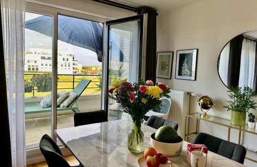 Chessy Apartment | Appt Vue Parc Disneyland-PARIS - Terrasse - Parking Privé