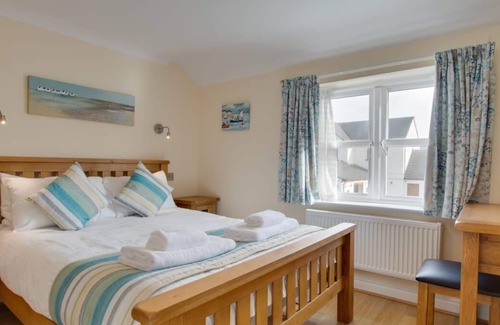 Horton House | Apricot Cottage in the beautiful Swansea