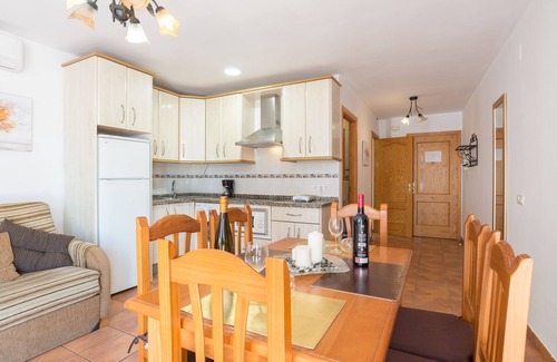 Malaga-Este Apartment | APRT FIRST LINE OF SEA, 6 METERS FROM THE BEACH, 2 WINDOWS WITH VIEWS TO THE MA