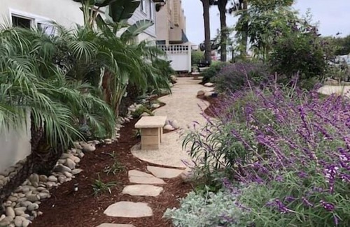 Carpinteria Apartment | Apt 12: Stunning 2-bed 2-bath Apt Steps to Beach