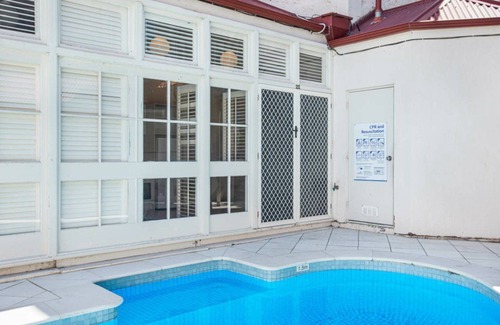 Victor Harbor Apartment | Apt 22 Smugglers Inn Central Victor Harbor 5 mins to everything .