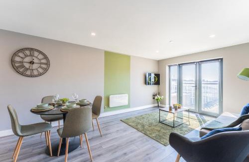 The Docks Apartment | Apt 22, Stylish 2-Bedroom Haven