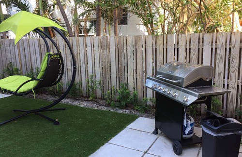 East Fort Lauderdale Apartment | Apt.# 3 Bermuda Blue Beach Club (1/1)
