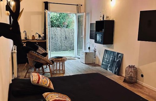 Amfreville-la-Mi-Voie Apartment | Apt 35 m2 Baignoire Balnéo terrasse privée