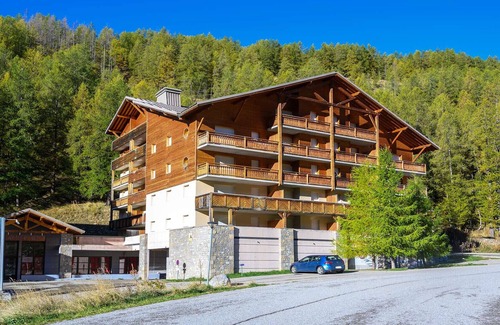 Allos Apartment | Apt 4/6 ppl near the ski runs, mountain view