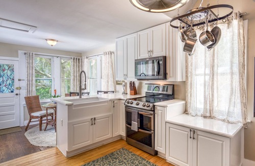 Downtown Historic District Apartment | Apt C - Convenience, Luxury, Relaxation are Yours.